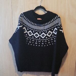 EVRI Monochrome Knit Sweater